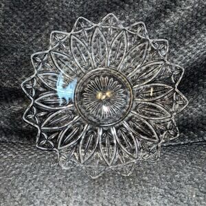 Vintage Federal Glass Flower Petal Clear Glass Sandwich Bowl / Dish Large‎